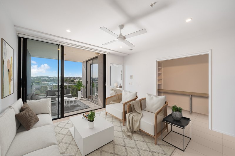 Photo - 2064/123 Cavendish Road, Coorparoo QLD 4151 - Image 1