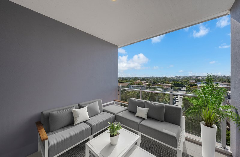 Photo - 2064/123 Cavendish Road, Coorparoo QLD 4151 - Image 3