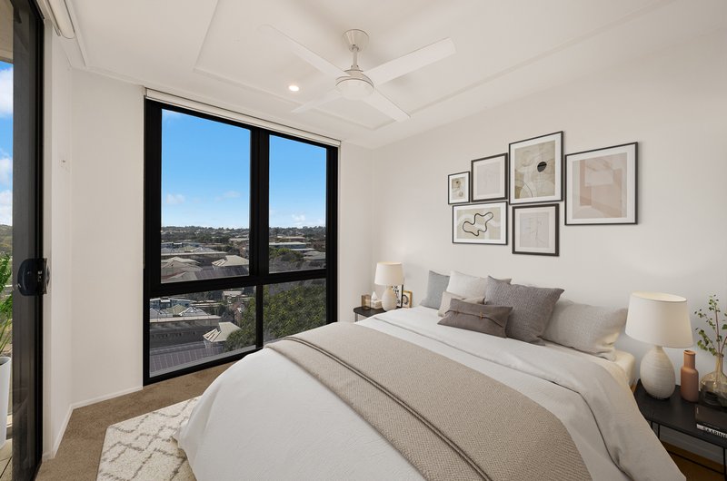 Photo - 2064/123 Cavendish Road, Coorparoo QLD 4151 - Image 4