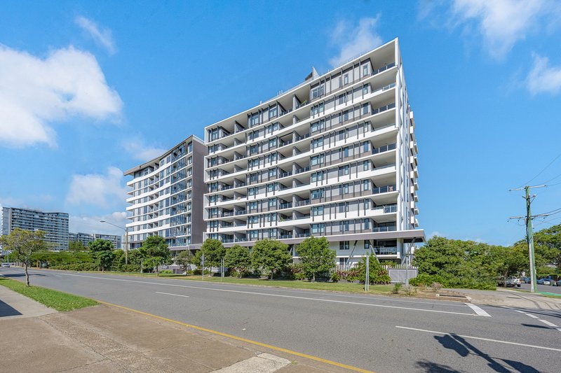 Photo - 2064/123 Cavendish Road, Coorparoo QLD 4151 - Image 9