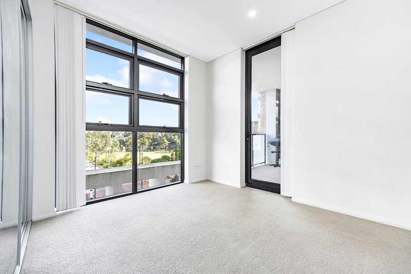 Photo - 206/5 Village Place, Kirrawee NSW 2232 - Image 5