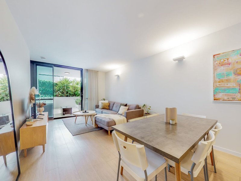 Photo - 206/68 Sir Fred Schonell Drive, St Lucia QLD 4067 - Image 2