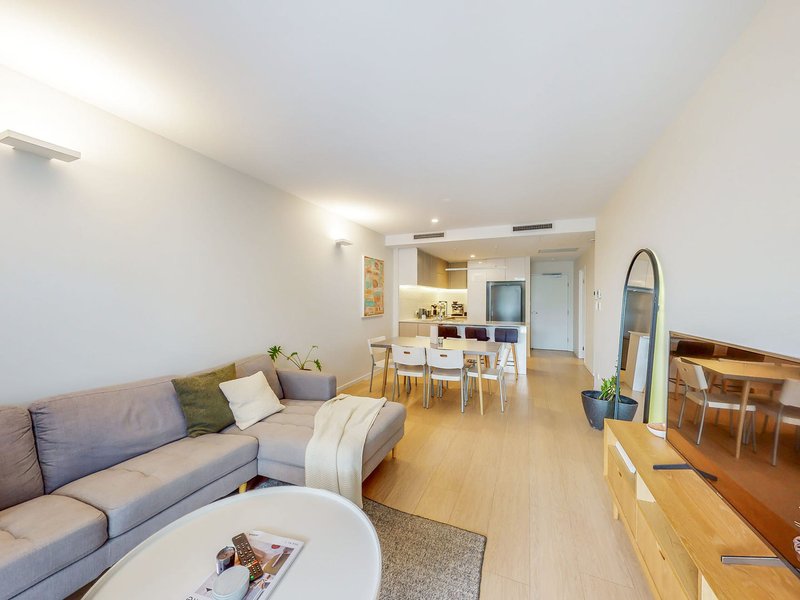 Photo - 206/68 Sir Fred Schonell Drive, St Lucia QLD 4067 - Image 3