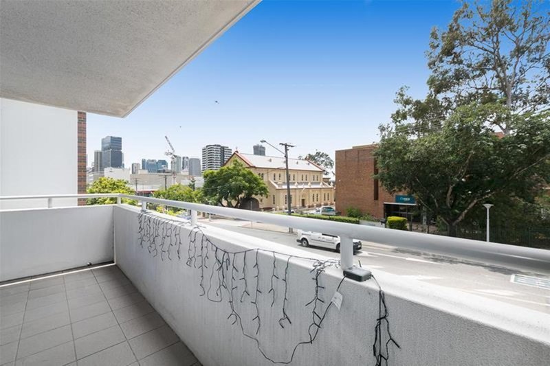 Photo - 206/8 Cordelia Street, South Brisbane QLD 4101 - Image 6