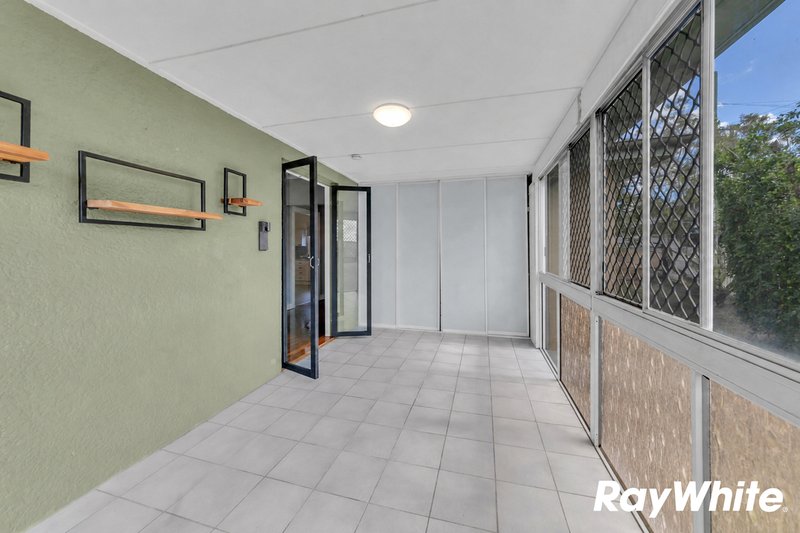 Photo - 207 Blackstone Road, Silkstone QLD 4304 - Image 3