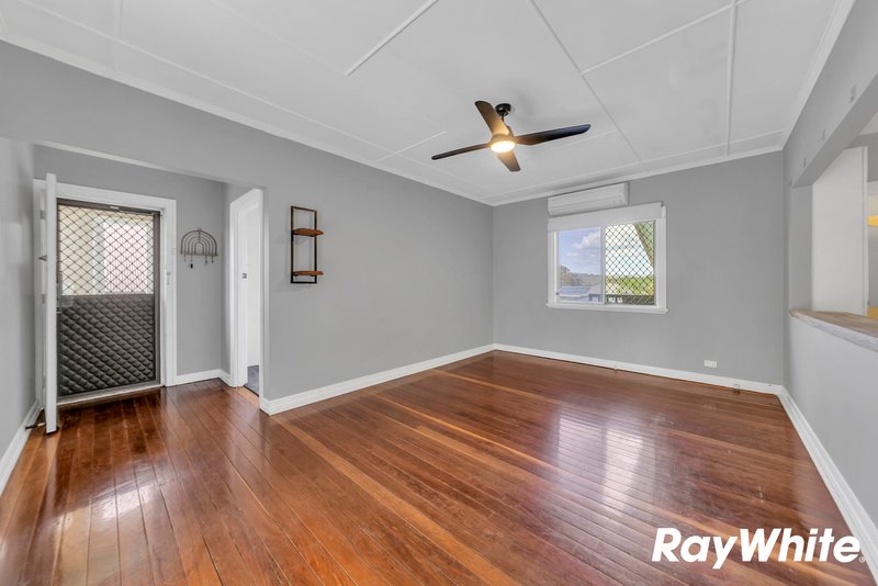 Photo - 207 Blackstone Road, Silkstone QLD 4304 - Image 5