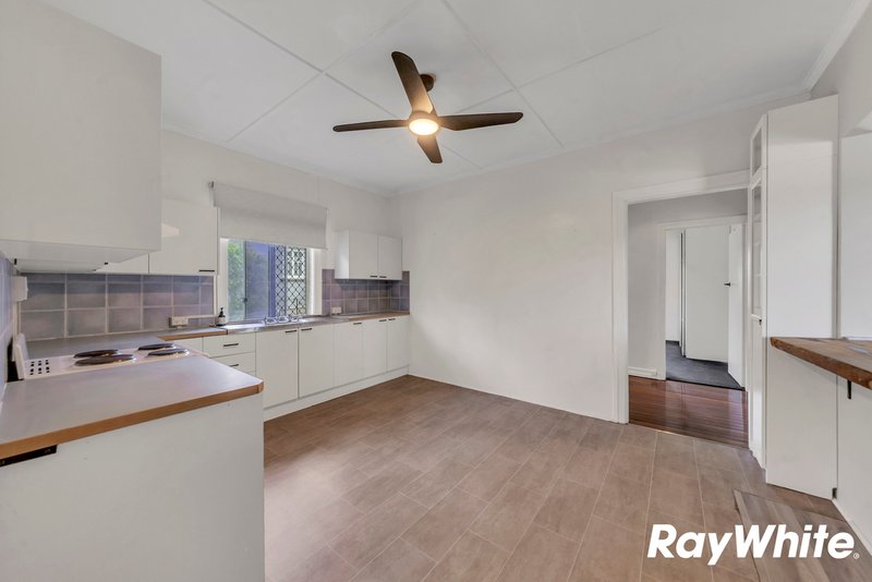 Photo - 207 Blackstone Road, Silkstone QLD 4304 - Image 7