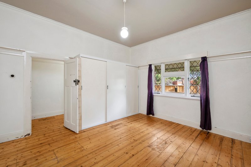 Photo - 207 Kilgour Street, East Geelong VIC 3219 - Image 4