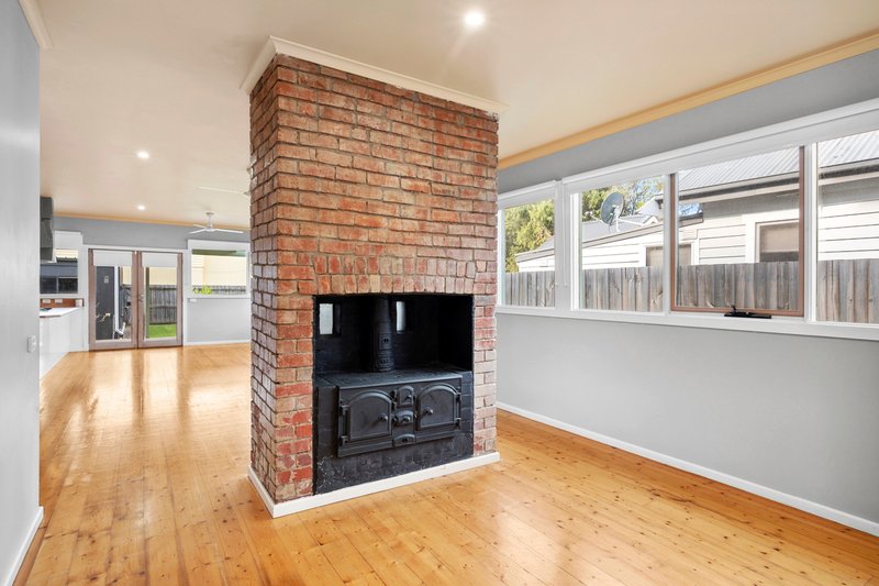 Photo - 207 Kilgour Street, East Geelong VIC 3219 - Image 8