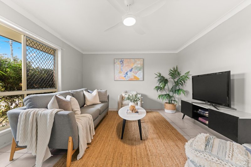 Photo - 207 Logan Street, Eagleby QLD 4207 - Image 2