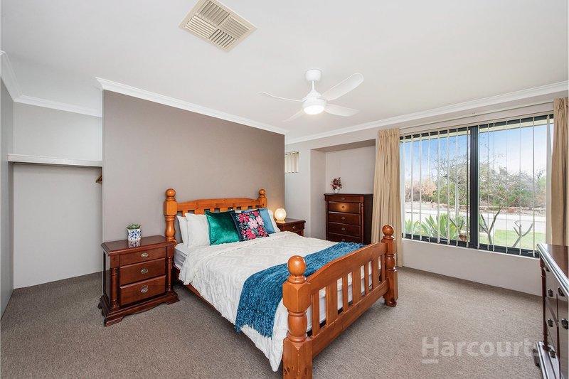 Photo - 207 Peelwood Parade, Halls Head WA 6210 - Image 7