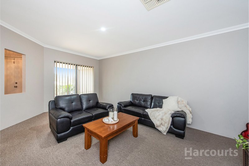 Photo - 207 Peelwood Parade, Halls Head WA 6210 - Image 10