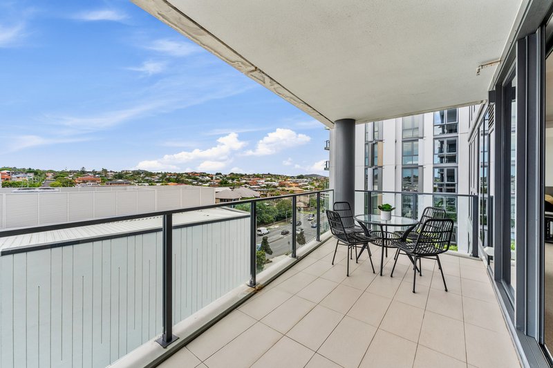 Photo - 20710/300 Old Cleveland Road, Coorparoo QLD 4151 - Image 8