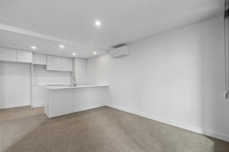 Photo - 207/11 Launceston Street, Phillip ACT 2606 - Image 5