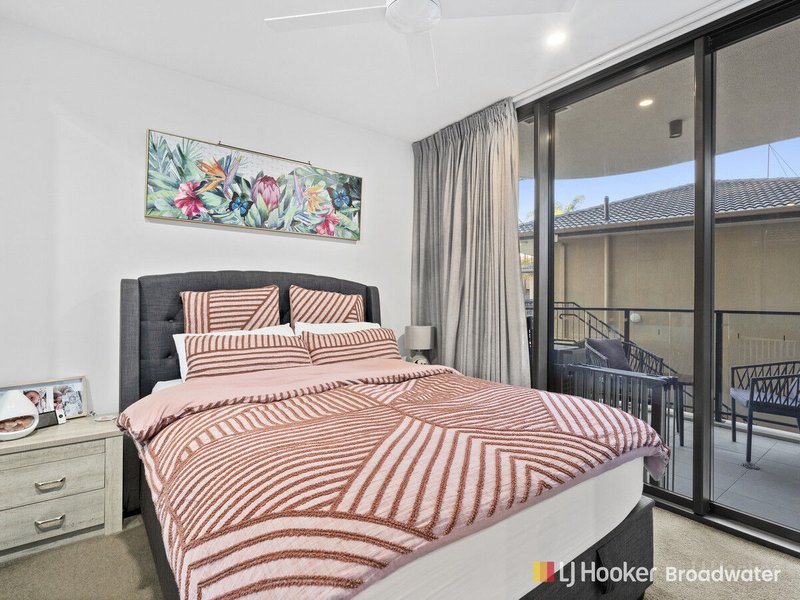 Photo - 207/110 Frank Street, Labrador QLD 4215 - Image 11