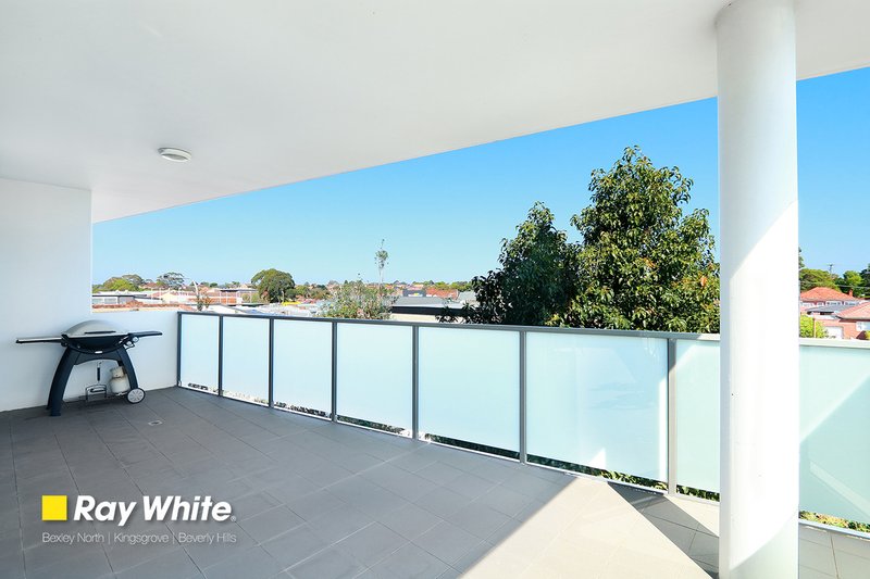 Photo - 207/11C Mashman Avenue, Kingsgrove NSW 2208 - Image 8