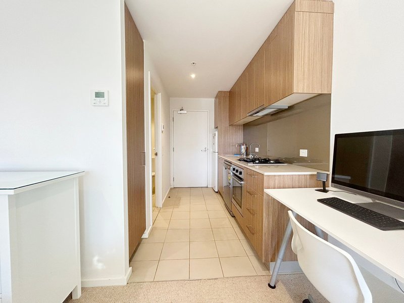 Photo - 207/180 Morphett Street, Adelaide SA 5000 - Image 3