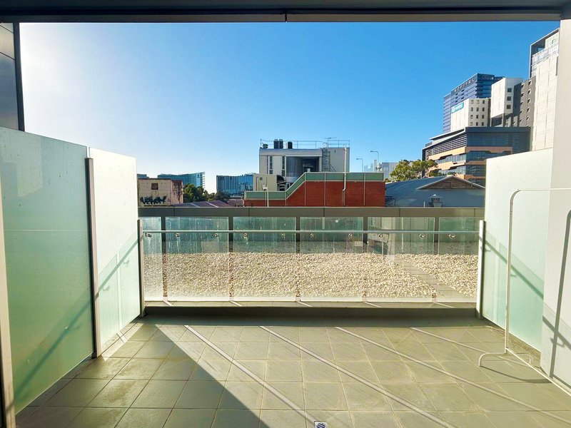 Photo - 207/180 Morphett Street, Adelaide SA 5000 - Image 8