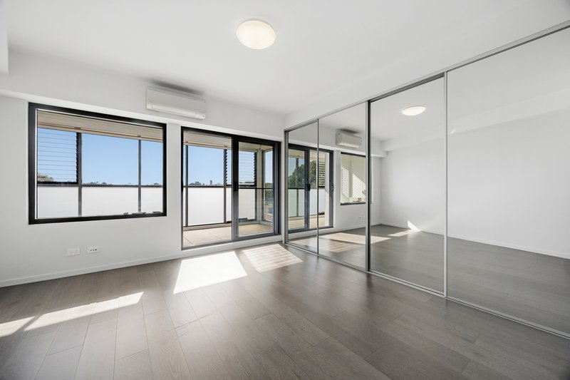 Photo - 207/192 Caroline Chisholm Drive, Winston Hills NSW 2153 - Image 9