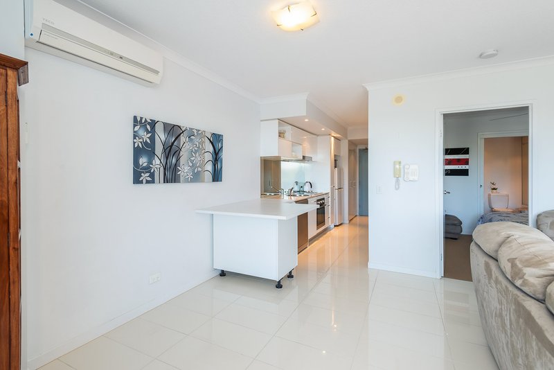 Photo - 207/33-37 Madang Crescent, Runaway Bay QLD 4216 - Image 5