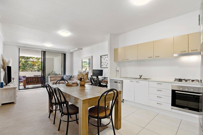 Photo - 207/33 Nundah Street, Nundah QLD 4012 - Image 1