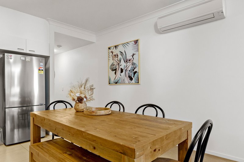 Photo - 207/33 Nundah Street, Nundah QLD 4012 - Image 5