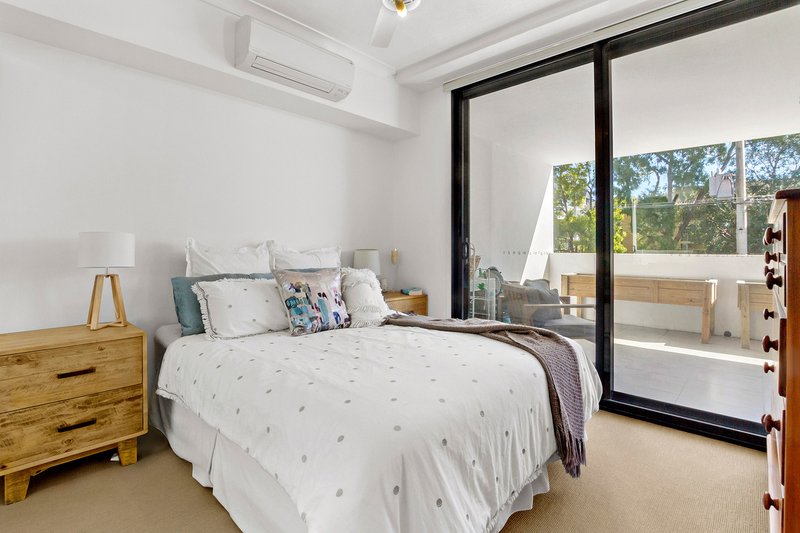 Photo - 207/33 Nundah Street, Nundah QLD 4012 - Image 7