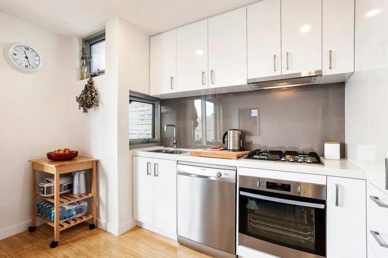 Photo - 207/33 Seymour Street, Preston VIC 3072 - Image 6