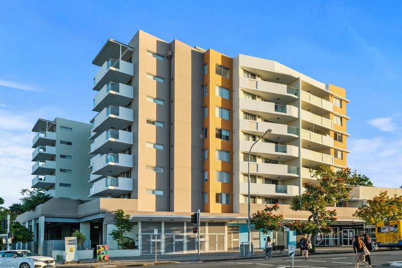 Photo - 207/392 Hamilton Road, Chermside QLD 4032 - Image 1