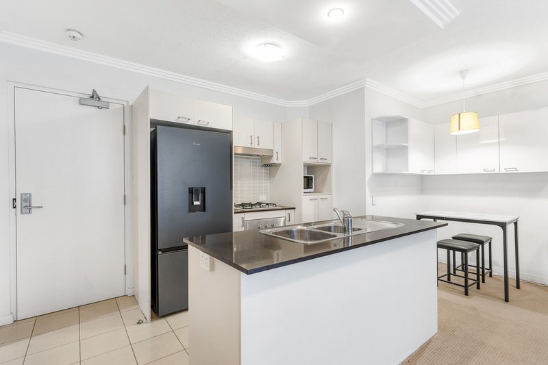 Photo - 207/392 Hamilton Road, Chermside QLD 4032 - Image 4