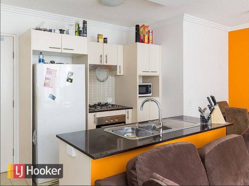 Photo - 207/392 Hamilton Road, Chermside QLD 4032 - Image 4