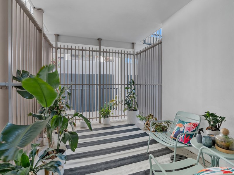 Photo - 207/48 Bride Street, Wynnum QLD 4178 - Image 19