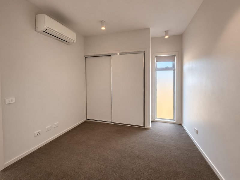 Photo - 207/5-7 Dixon Street, Clayton VIC 3168 - Image 5