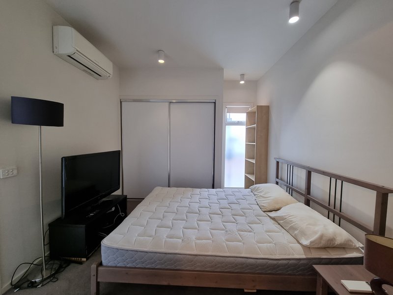 Photo - 207/5-7 Dixon Street, Clayton VIC 3168 - Image 4