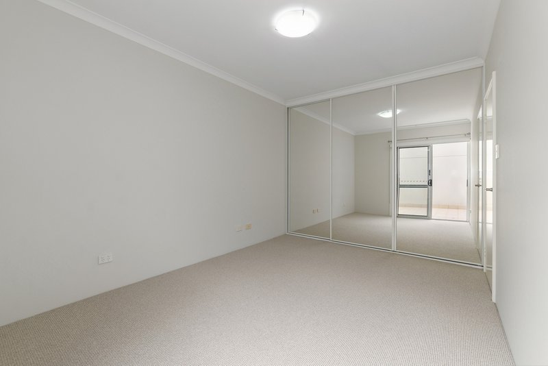 Photo - 20/76 Newcastle Street, Perth WA 6000 - Image 11