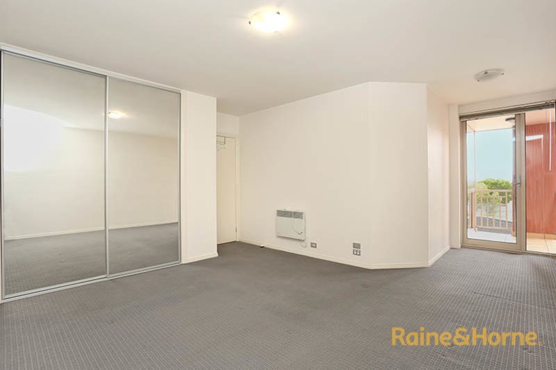 Photo - 207/77 Village Way, Maribyrnong VIC 3032 - Image 4