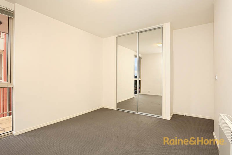 Photo - 207/77 Village Way, Maribyrnong VIC 3032 - Image 5