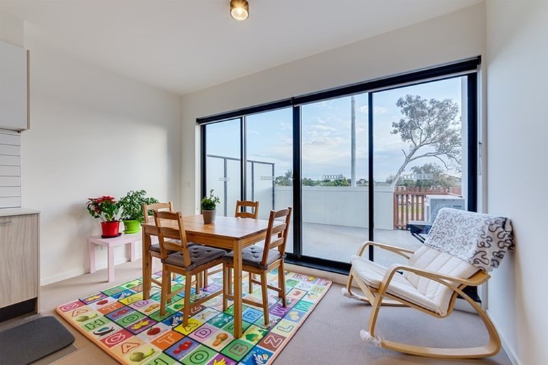 Photo - 208 / 55 Oleander Drive, Mill Park VIC 3082 - Image 2