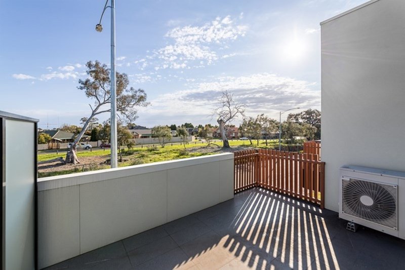 Photo - 208 / 55 Oleander Drive, Mill Park VIC 3082 - Image 8