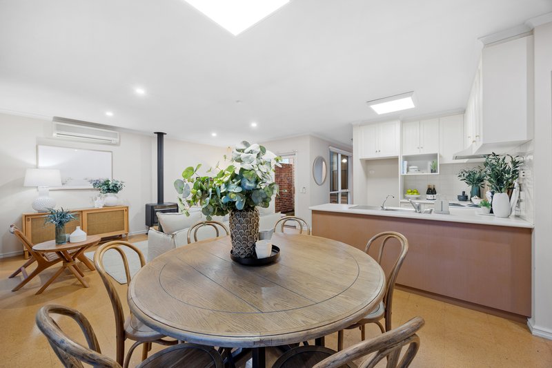 Photo - 208 Armstrong Street North, Soldiers Hill VIC 3350 - Image 6