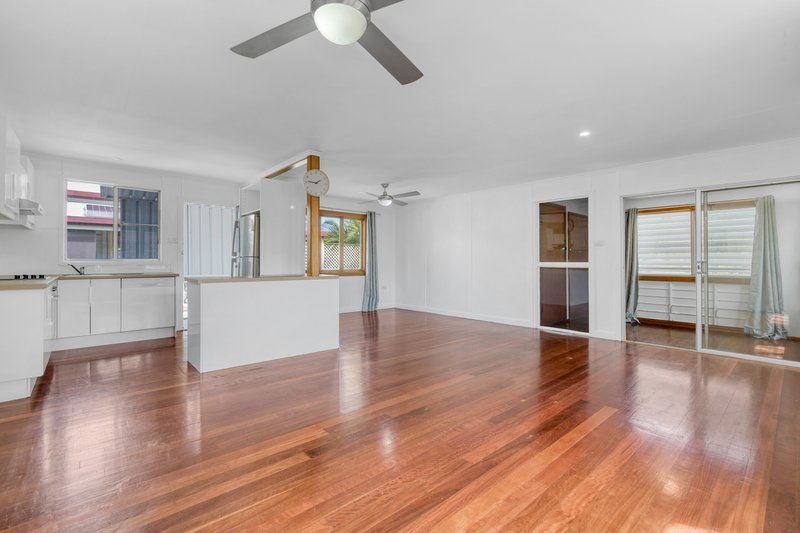 Photo - 208 Auckland Street, South Gladstone QLD 4680 - Image 4