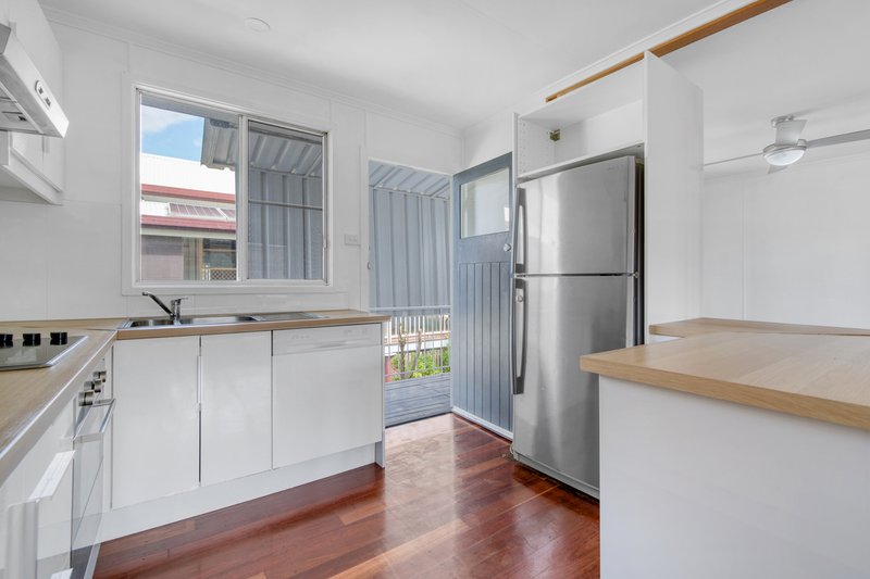 Photo - 208 Auckland Street, South Gladstone QLD 4680 - Image 7