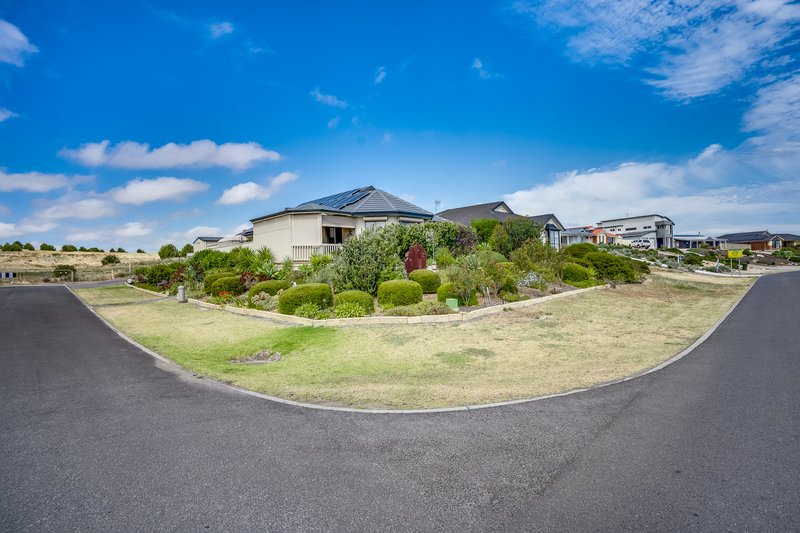 Photo - 208 Excelsior Parade, Hindmarsh Island SA 5214 - Image 2