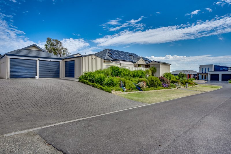 Photo - 208 Excelsior Parade, Hindmarsh Island SA 5214 - Image 3