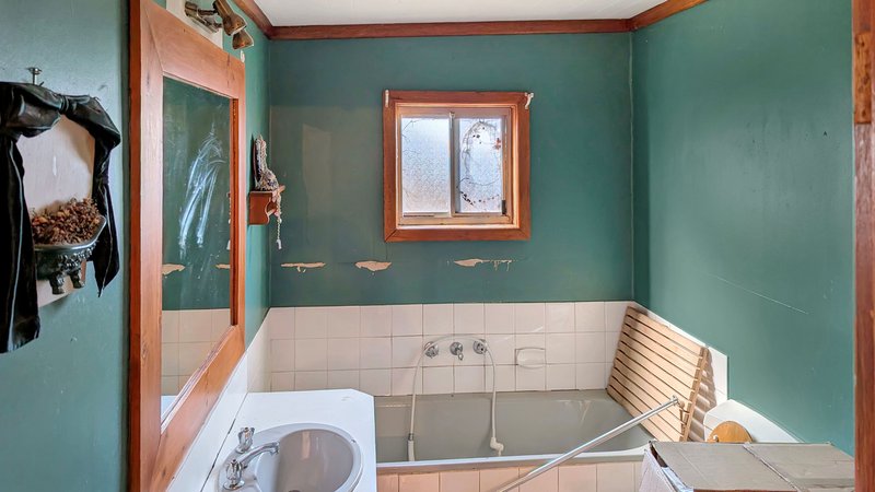 Photo - 208 Great Western Highway, Hazelbrook NSW 2779 - Image 11