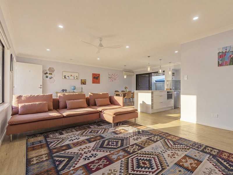 Photo - 20/8 Spinnaker Drive, Sandstone Point QLD 4511 - Image 20