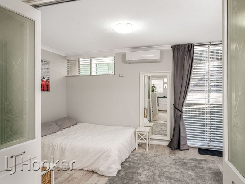 Photo - 208/130A Mounts Bay Road, Perth WA 6000 - Image 7