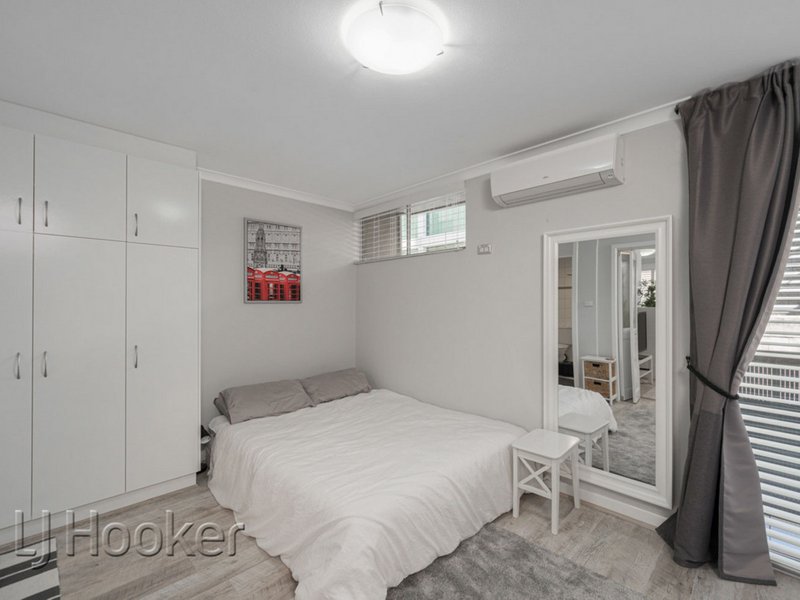 Photo - 208/130A Mounts Bay Road, Perth WA 6000 - Image 8