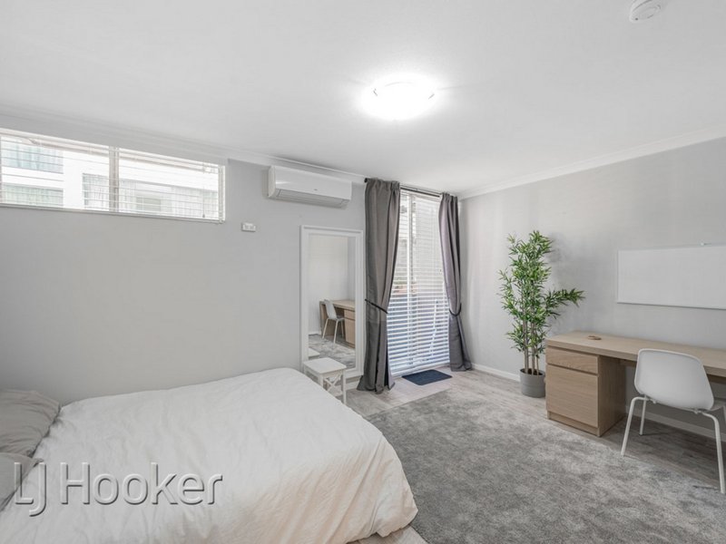 Photo - 208/130A Mounts Bay Road, Perth WA 6000 - Image 10