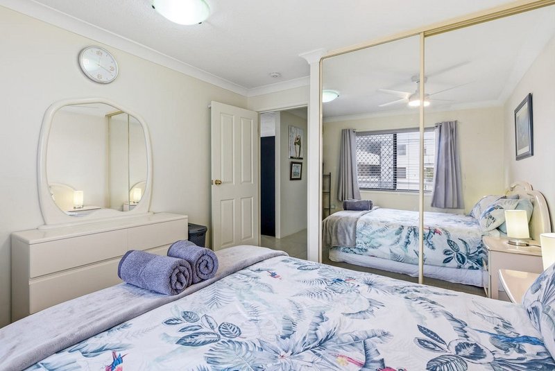 Photo - 208/132 Marine Parade, Southport QLD 4215 - Image 7